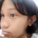 DAPHNA QUE
