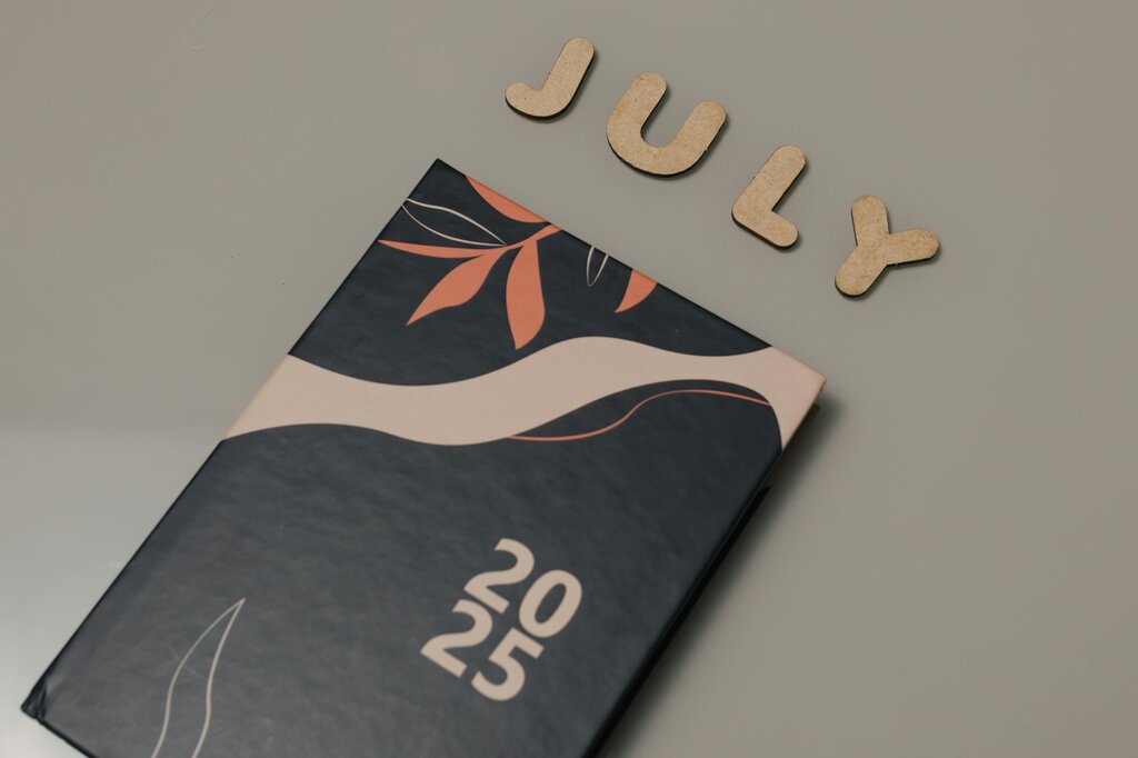 ¿ 七月 =  Julio ?