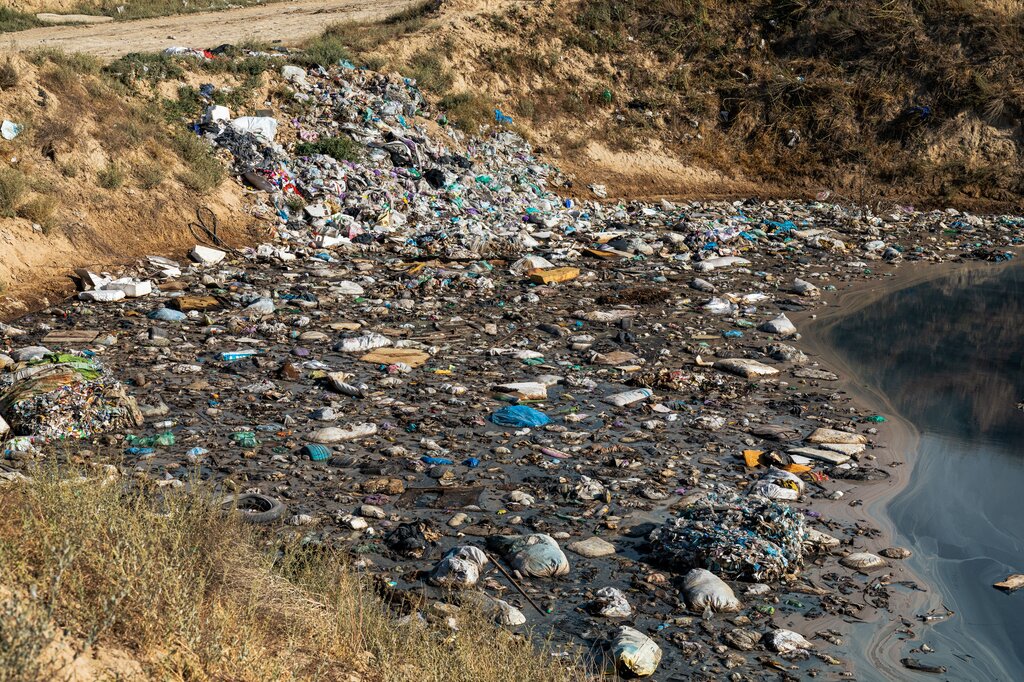 Porque contaminan.