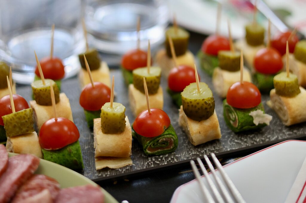 WHEN DO MOST PEOPLE EAT AN 'APPETIZER'