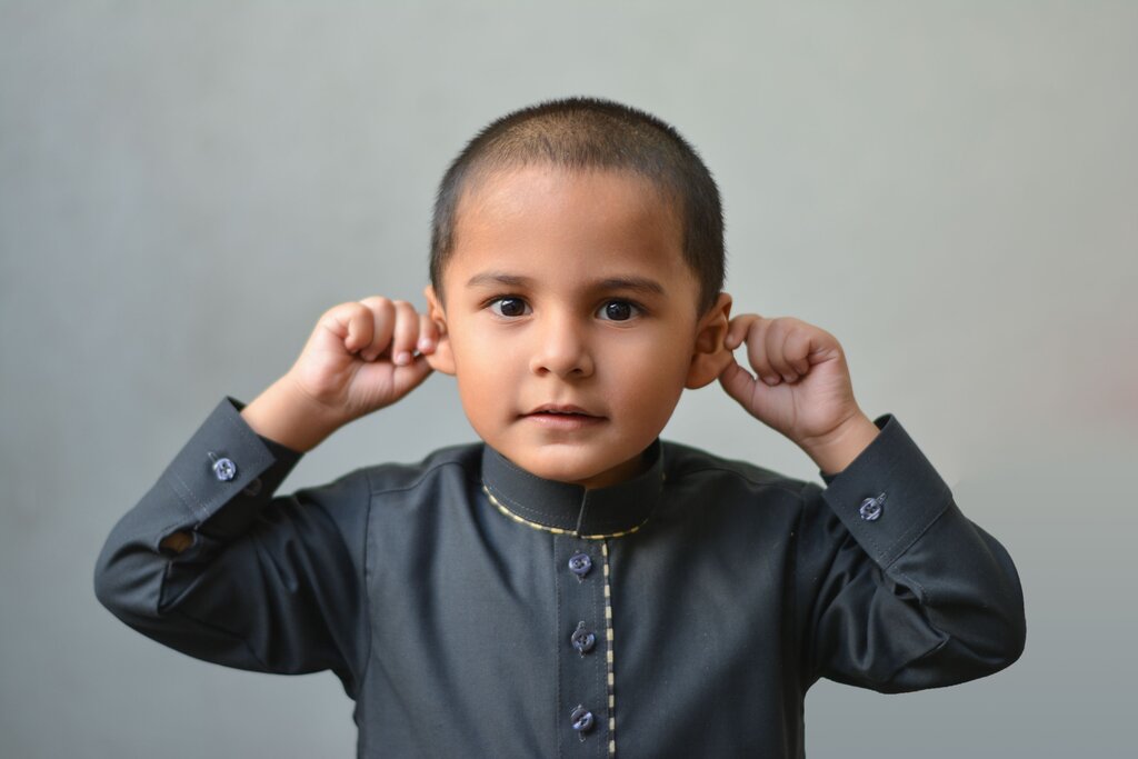 _____ is my brother. 