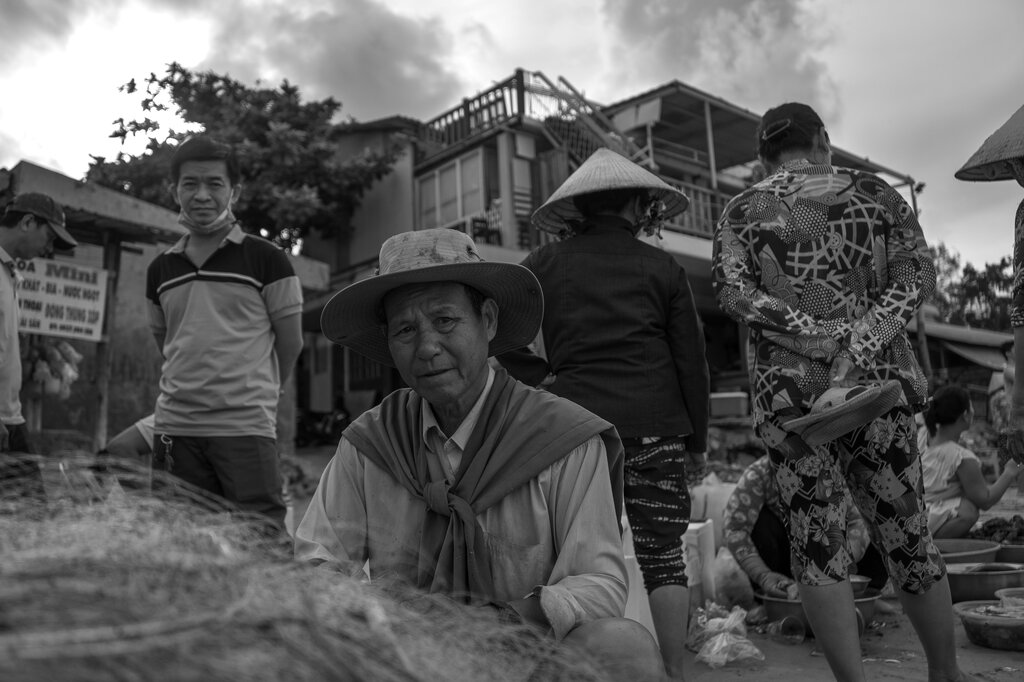Proteger la vida, asegurar la dignidad humana y garantizar una convivencia justa en sociedad.