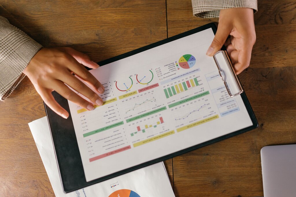 Un sistema de evaluación del desempeño.
