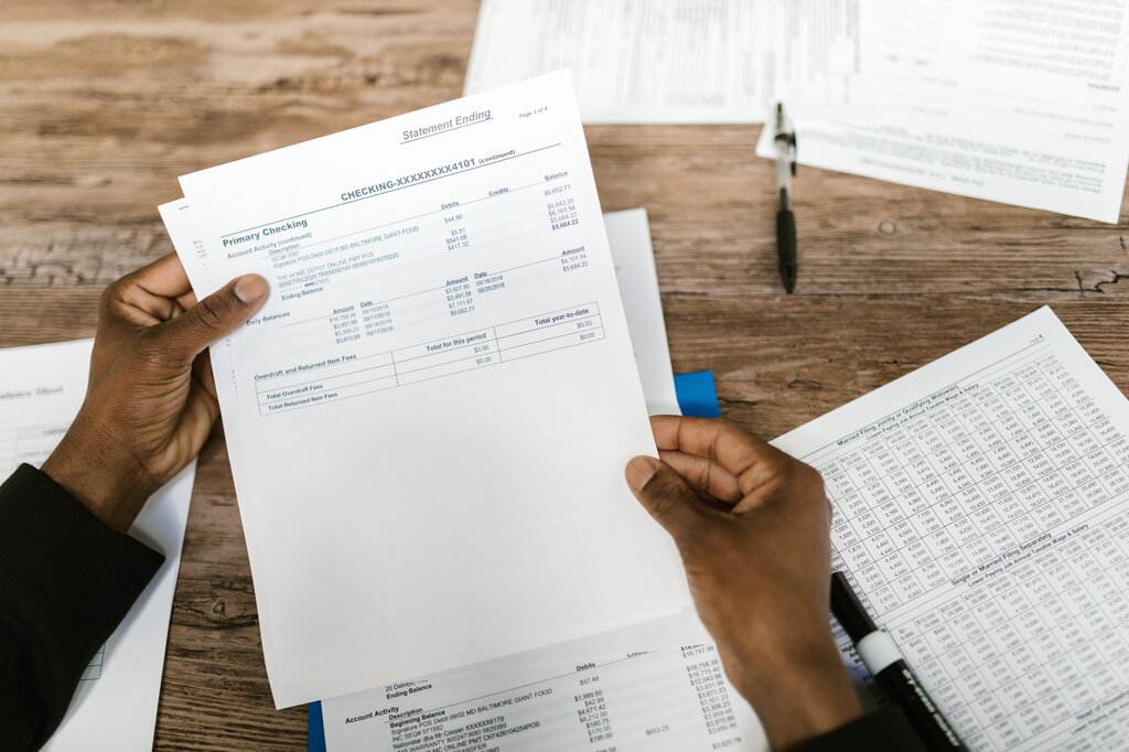 Elaborar informes financieros.