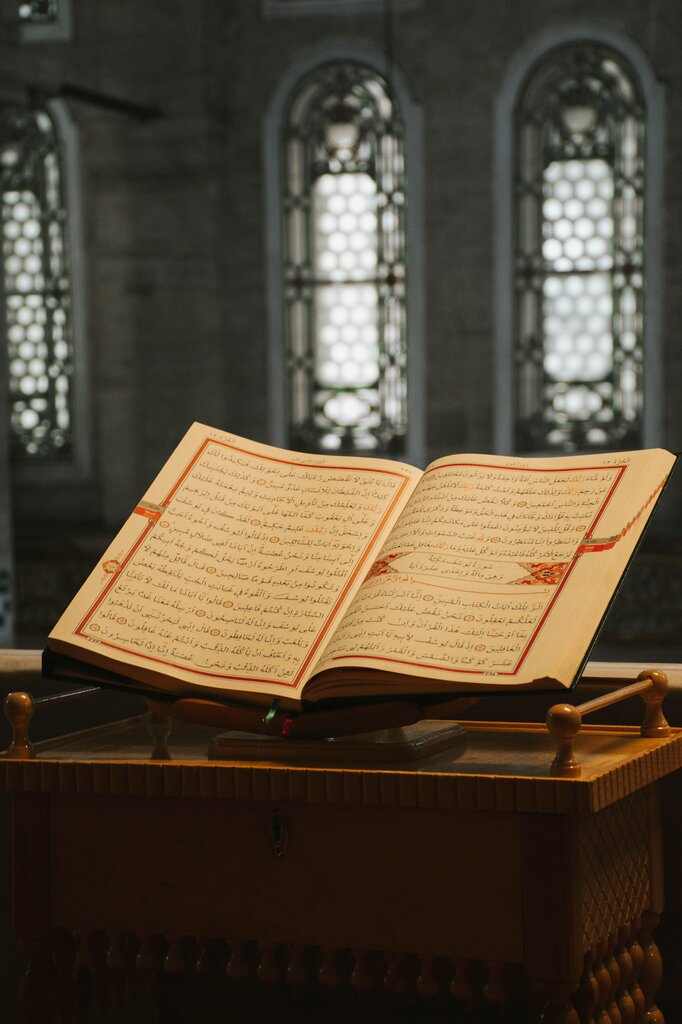 Memperbanyak membaca Al-Qur'an