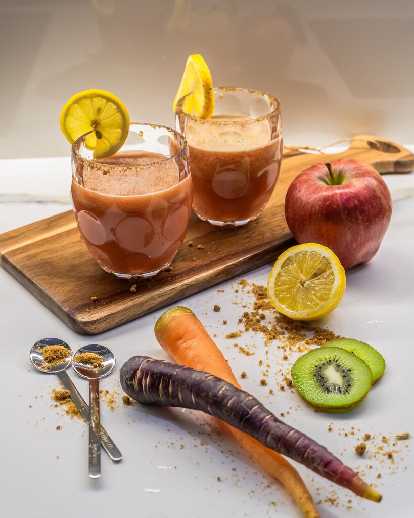 Carrot-apple blend smoothie