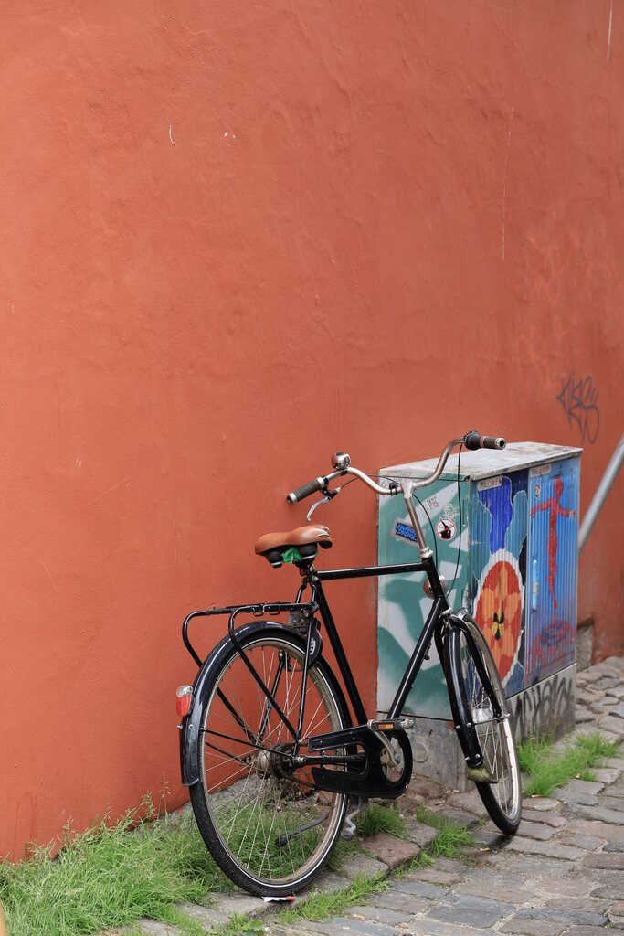 It ______ two wheels