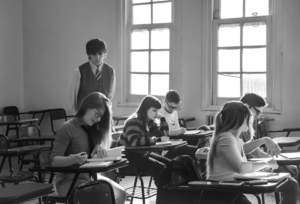 ¿Cuál es el fin último de la educación en ambos sistemas?
