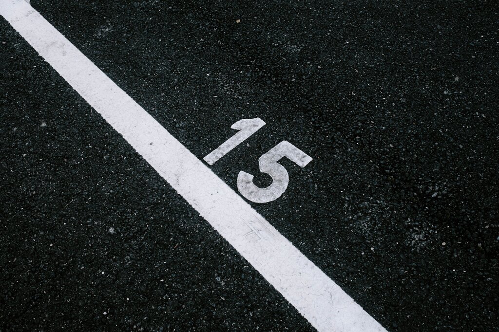 ¿Cuál es el menor entre 42,73 y 15?