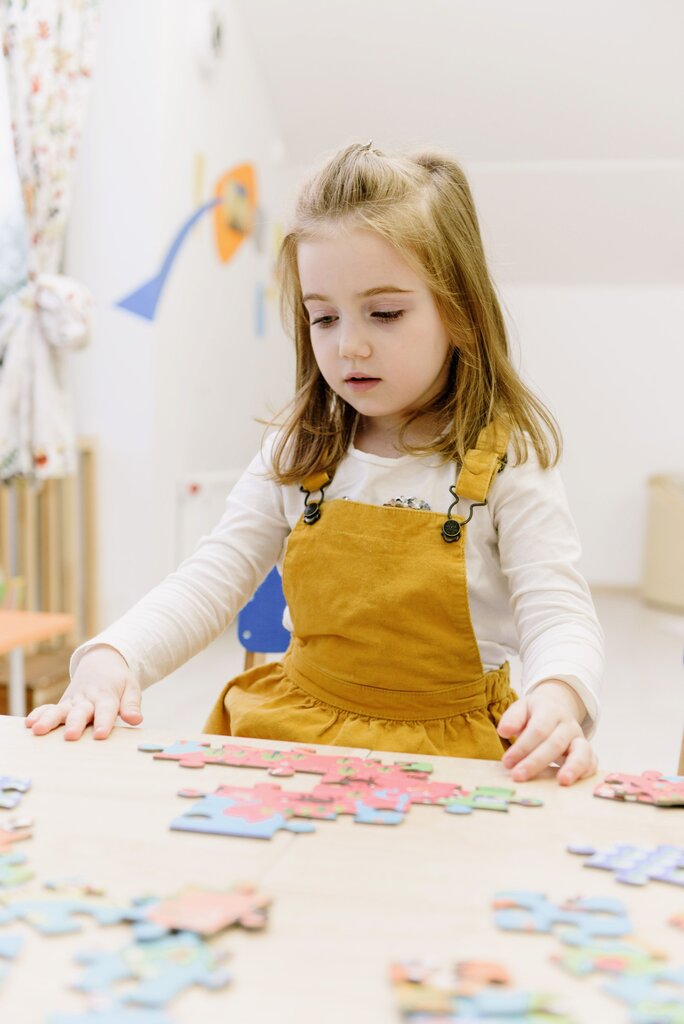 Lily enjoys __________ puzzles because they help her think carefully.