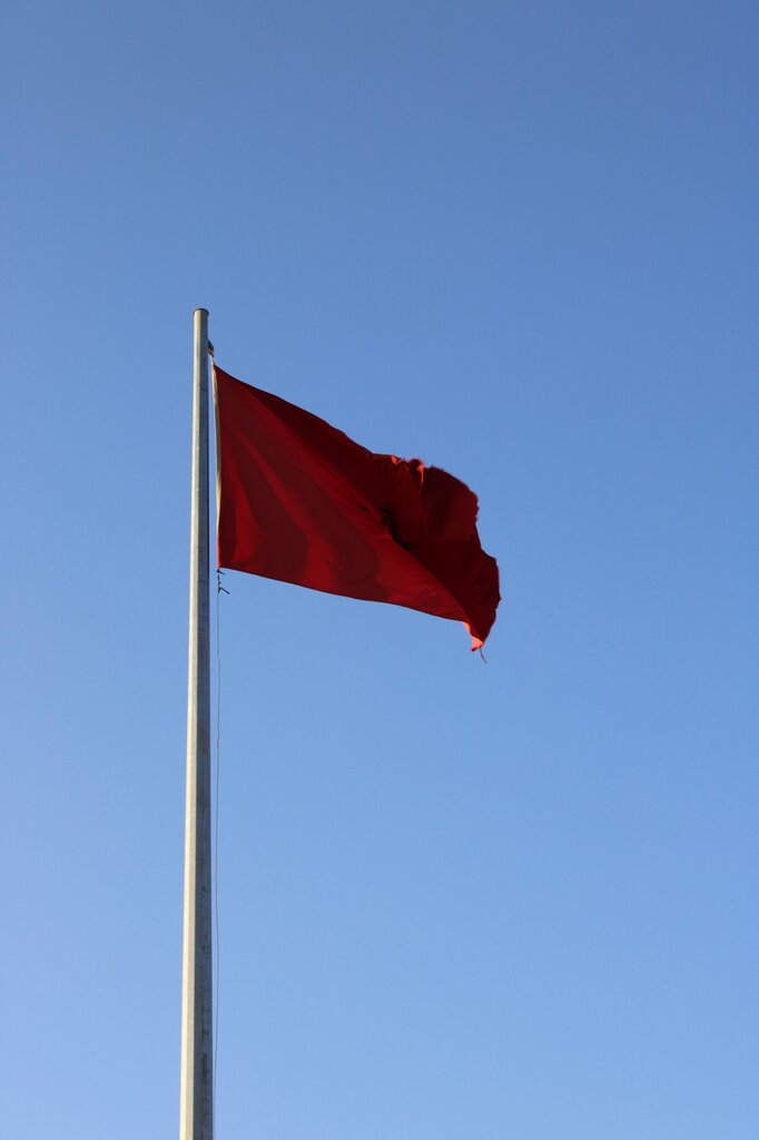 bandera. ¿Qué clase de sustantivo es bandera?