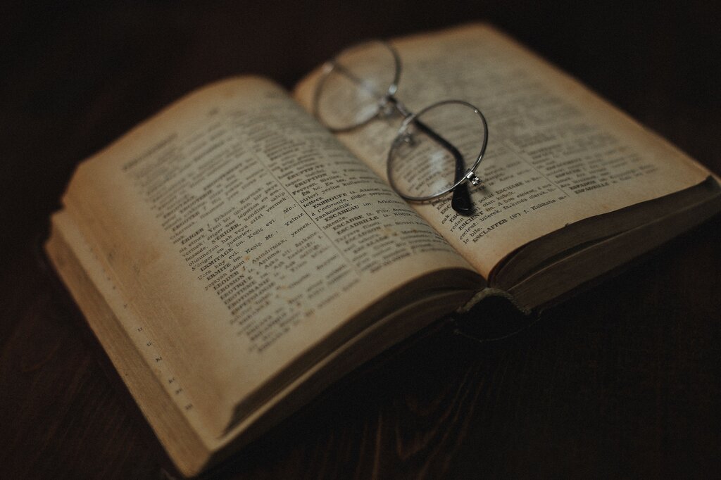 libro. ¿Qué clase de sustantivo es libro?