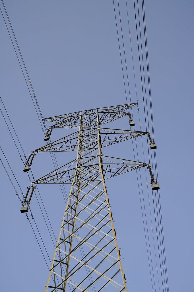 ¿Qué aparato usa el viento para hacer electricidad?