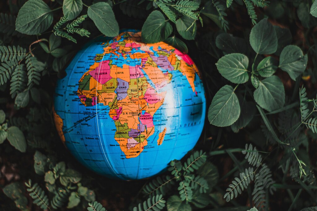 ¿Si quieres viajar desde Ecuador hasta África, ¿a qué continente llegarías?