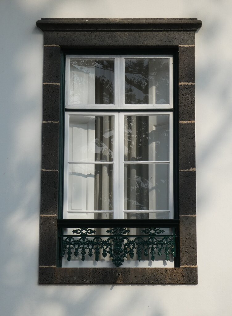 La ventana es...