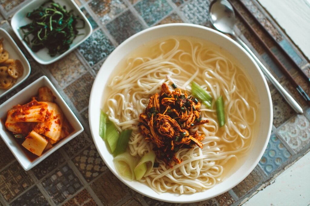Choose the first sound: noodle