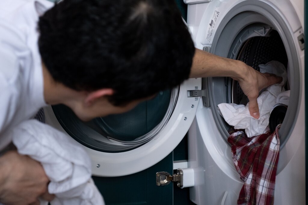Choose the first sound: washing