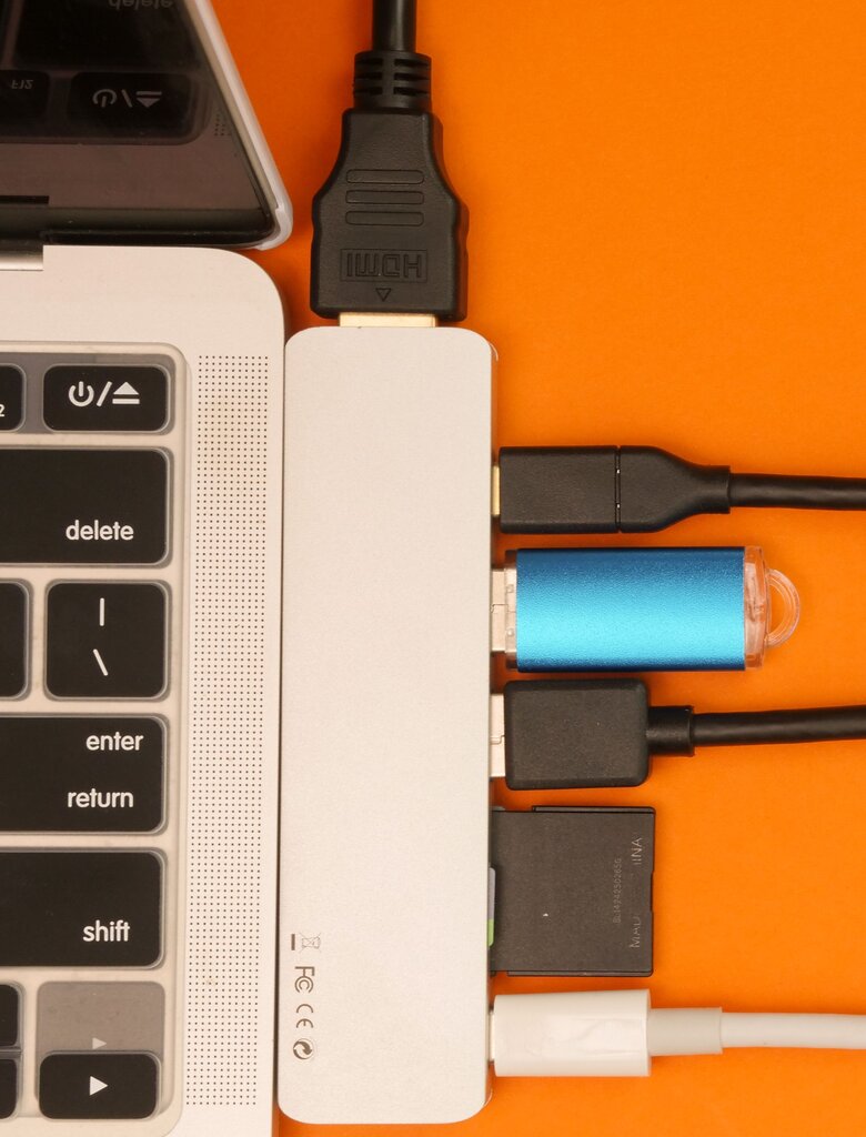 Coordinar dispositivos de entrada/salida como puertos USB, red y discos duros