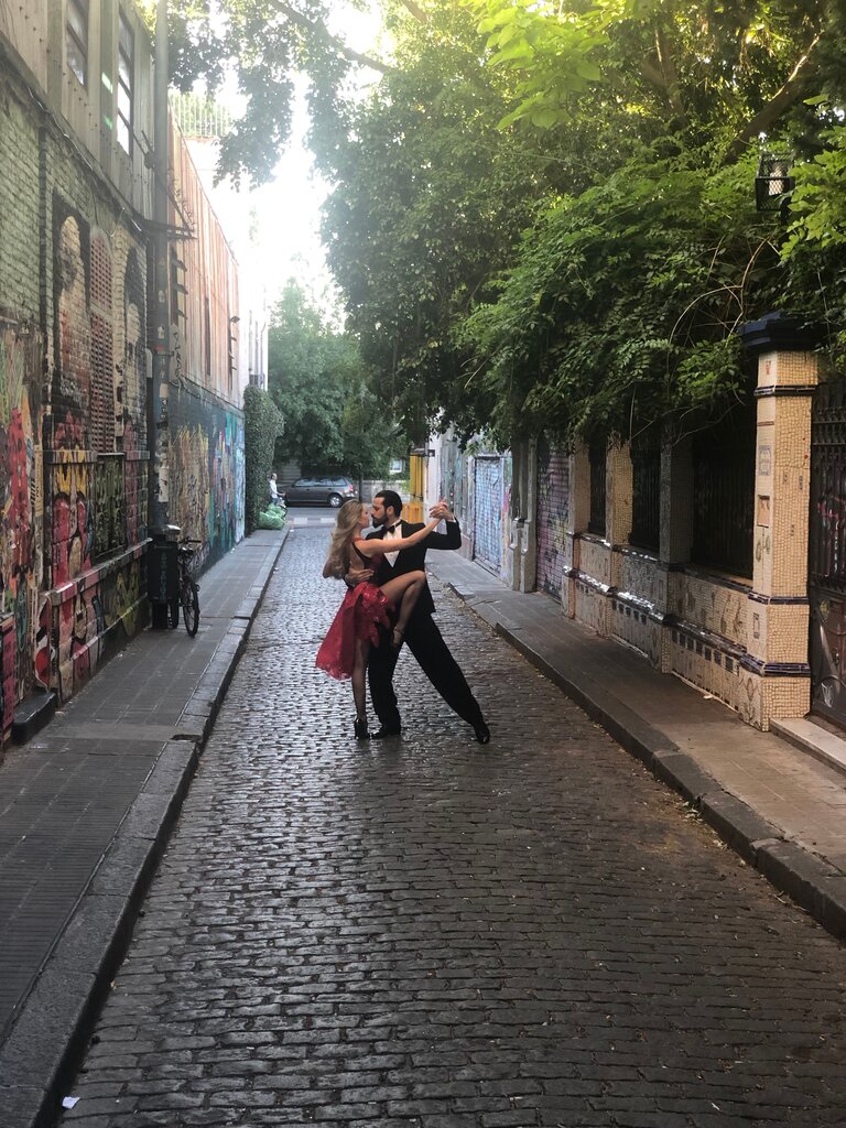 5 tango DJs / tango dancers
