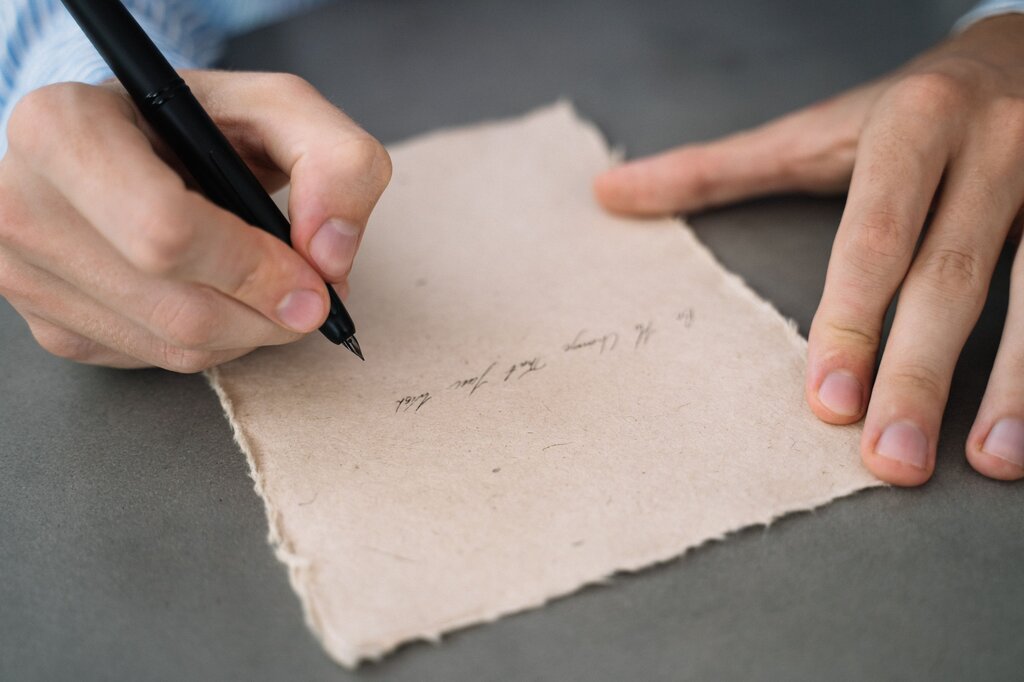 ¿Cuál sirve para escribir ?