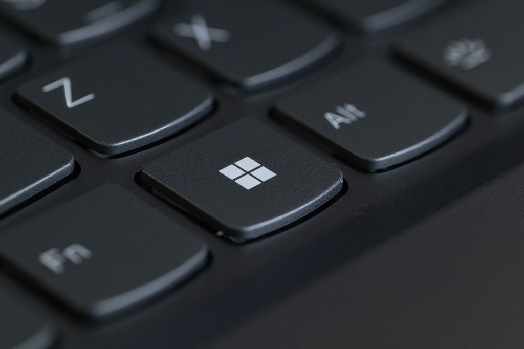 B) Teclado