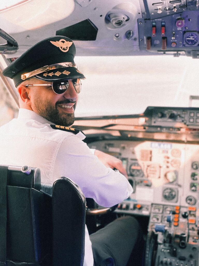 ✈️ Who flies an airplane?