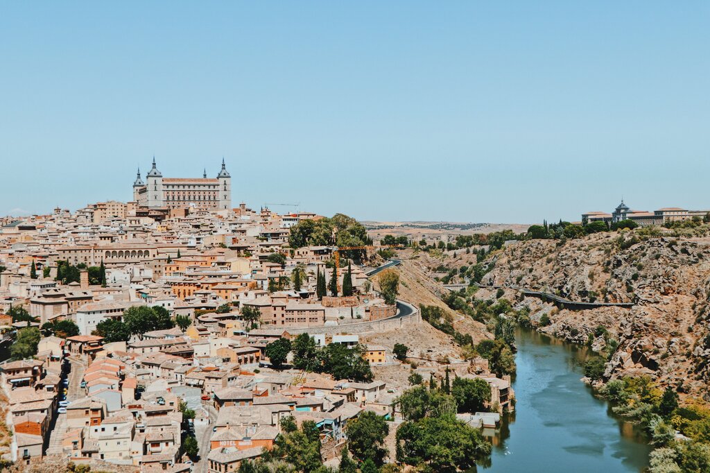 Jaime me ha dicho que me invita él a las vacaciones de Toledo. ¿Cuánto pasará a pagar Jaime?