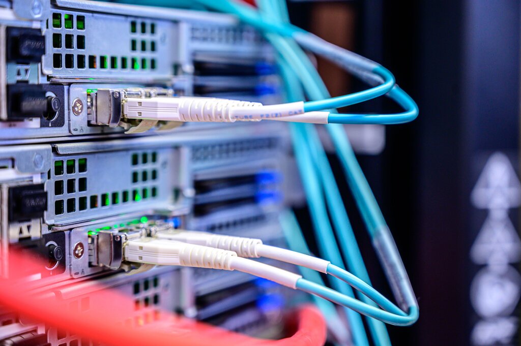 ¿Qué característica distingue al cable STP del cable UTP?