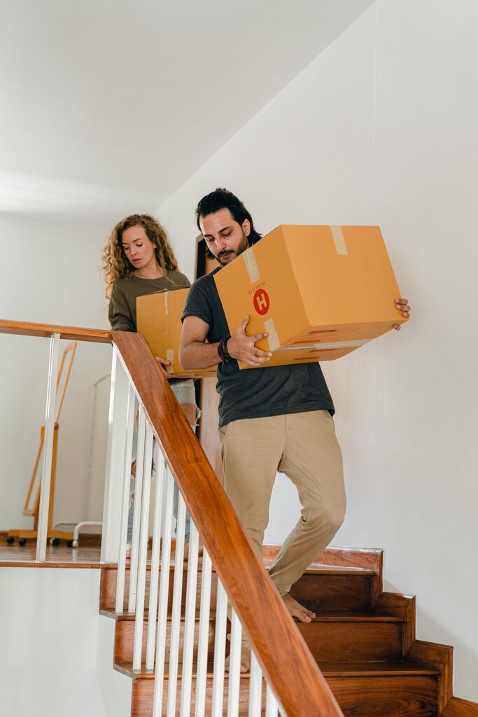 B) moving
