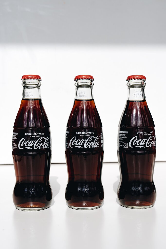 I drink cola.