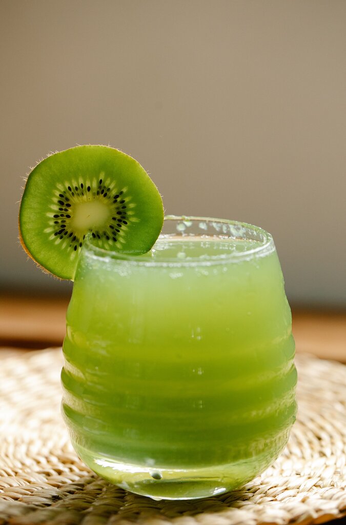 Para preparar 4 vasos de jugo se necesitan 8 cucharadas de azúcar. Si aumenta la cantidad de vasos de jugo ¿Qué pasa con la cantidad de azúcar?
