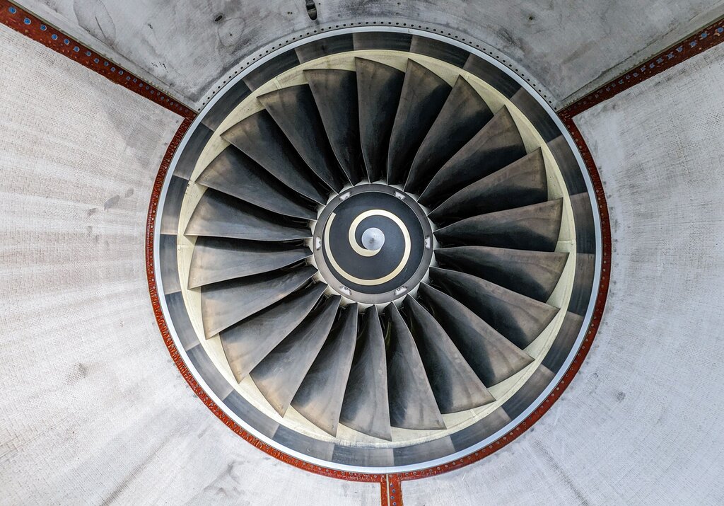 Jet engine