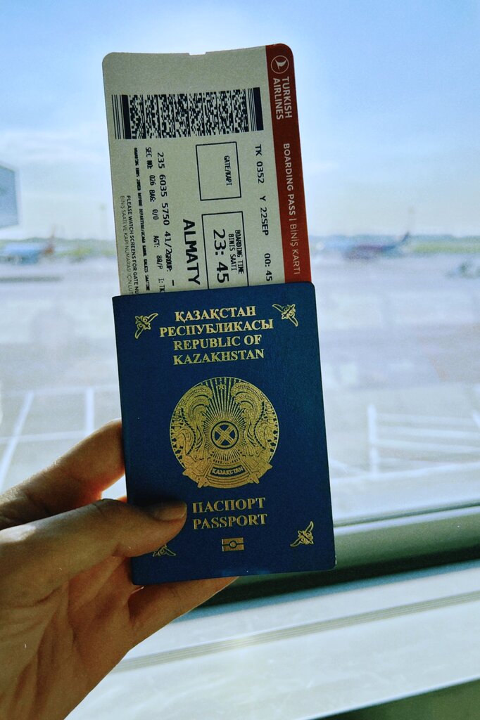 Airport par boarding card kis liye hota hai?