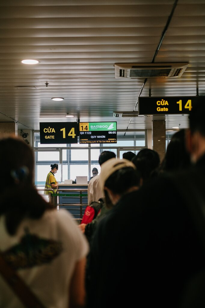 Flight number aur gate