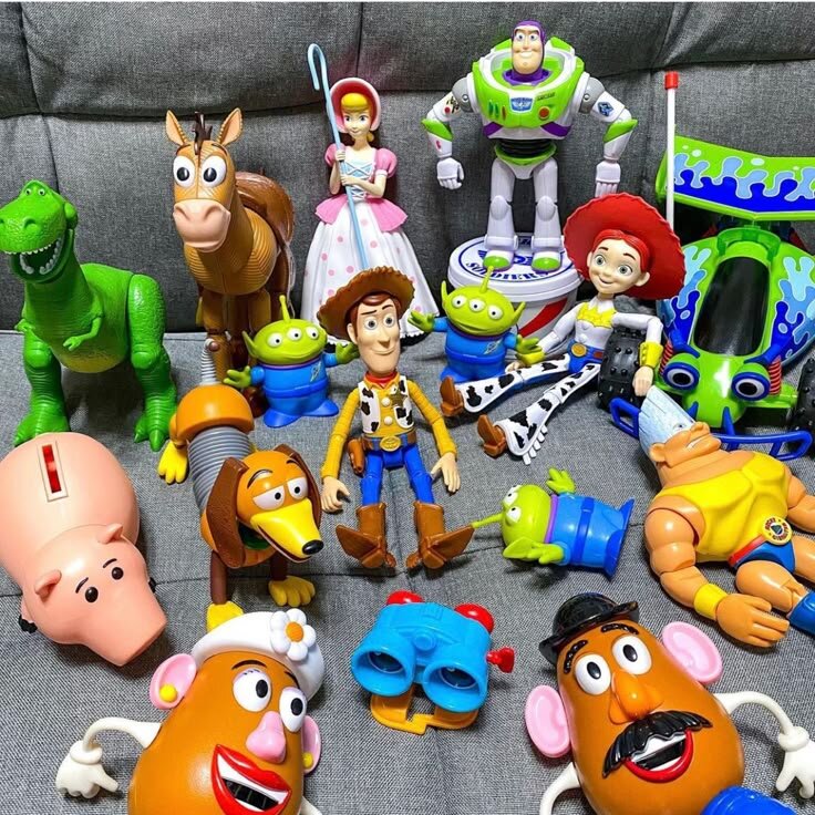 Plural form of "Toy"