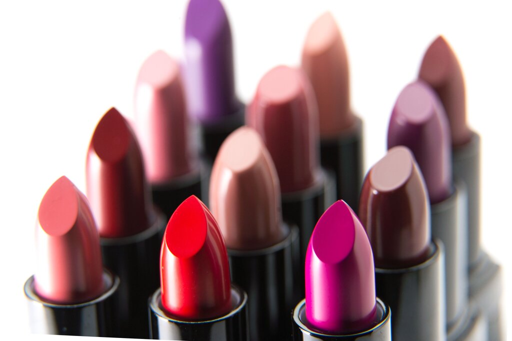 The classic lipstick 'bullet' shape became standard mainly because it enables: