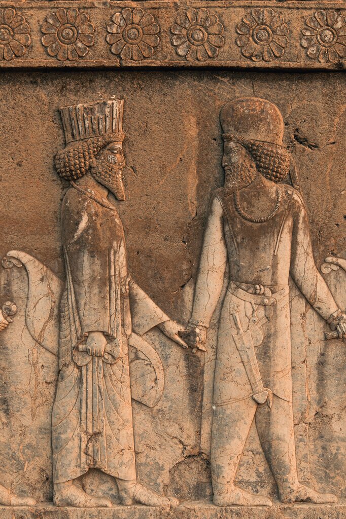 ¿Cuál de las siguientes afirmaciones describe con precisión el destino del Imperio persa
en los años posteriores al fin de las Guerras Médicas?