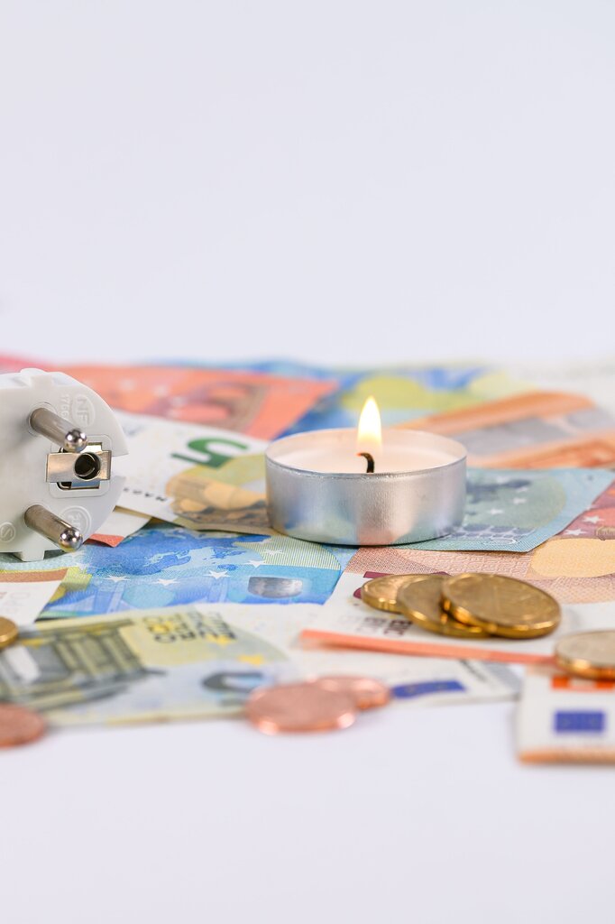 ¿Qué tipo de costo es el pago de servicio de electricidad?