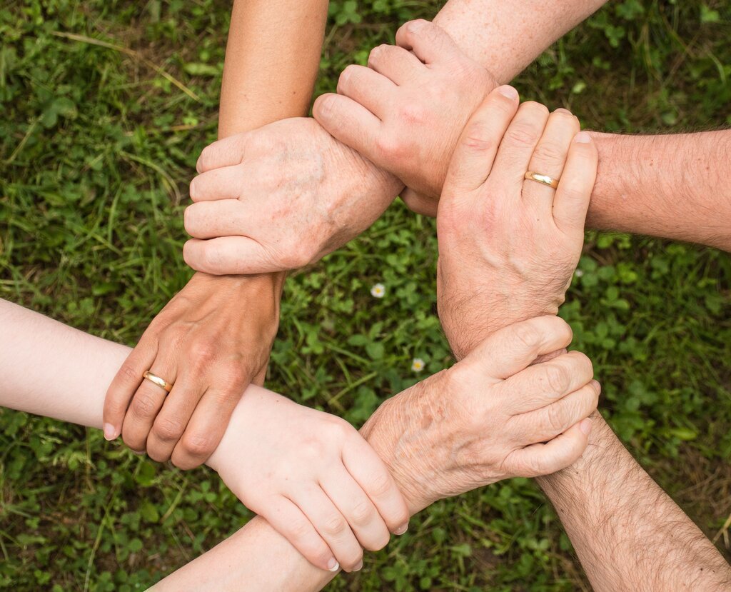 ¿Cuál de estos conceptos se relaciona directamente con una visión integral de la relación entre sociedad y naturaleza?