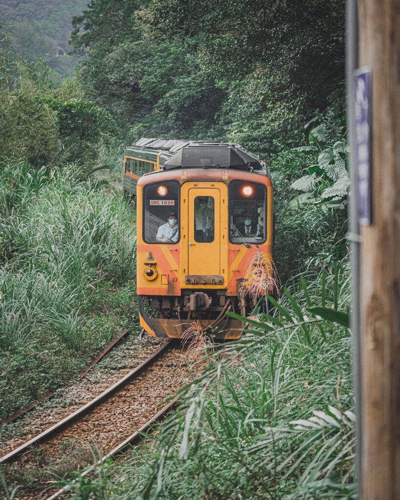 If she ______ earlier, she wouldn’t have missed the train.
