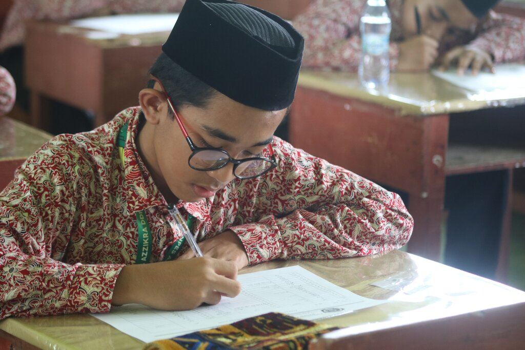 Neither the teacher nor the students ______ ready for the test.