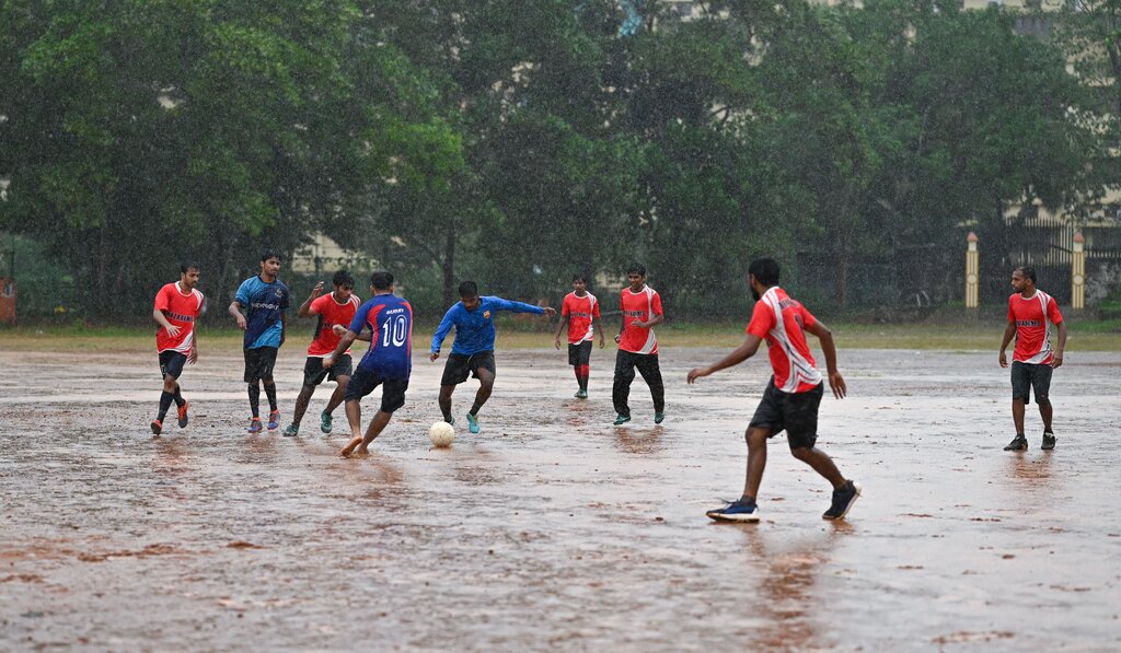 If it ______ tomorrow, the match will be cancelled.