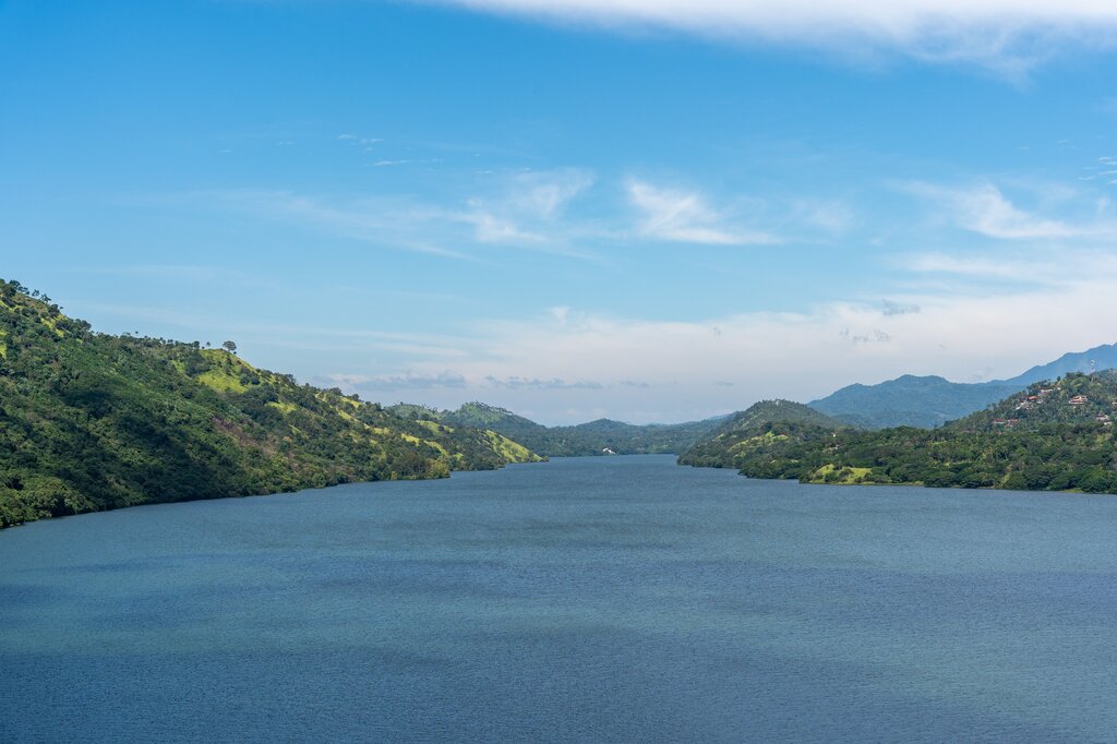 O Lago Volta é conhecido por ser: