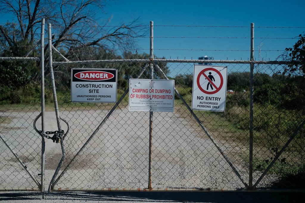 La prohibición de toda actividad extractiva