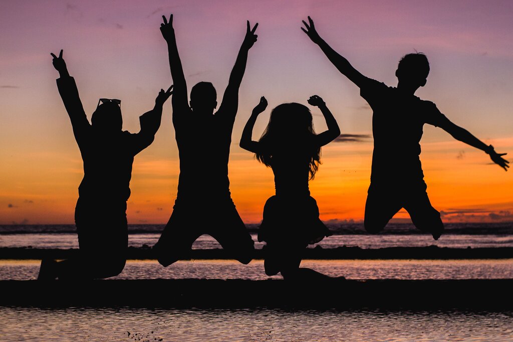 ¿Cuándo se conmemora el Día internacional de la juventud?