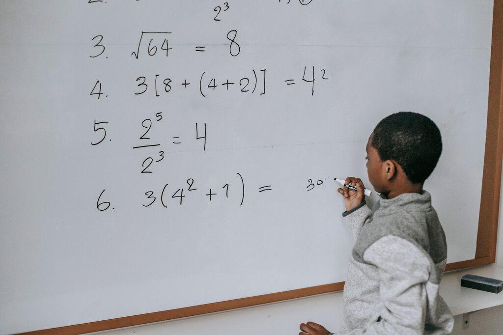 ¿Cuál es la principal diferencia entre un ejercicio y un problema matemático?