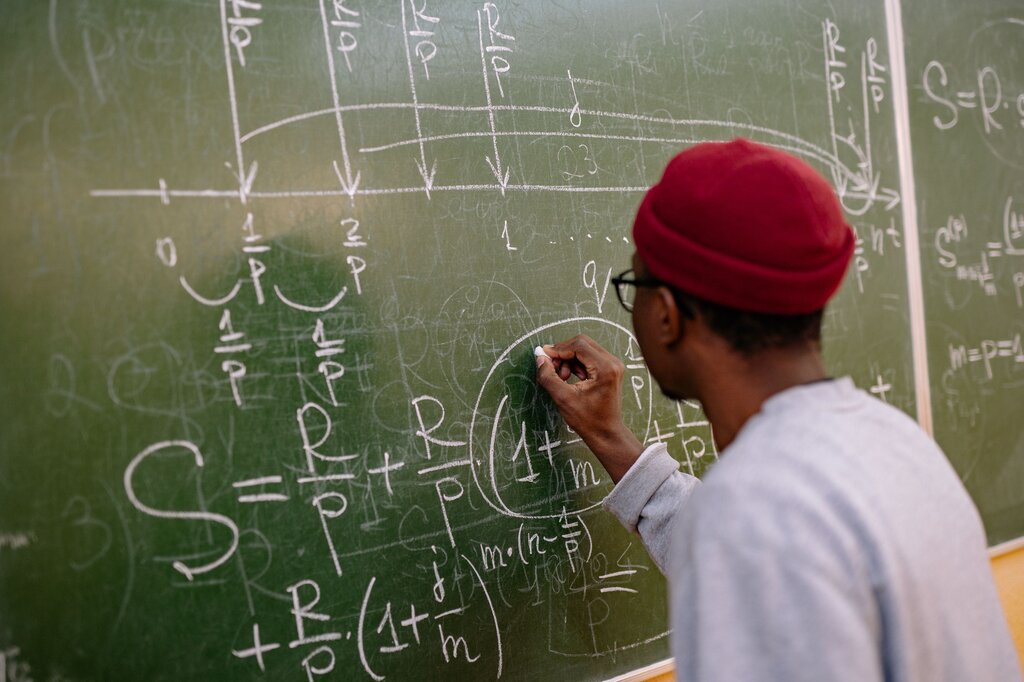 ¿Qué debe analizar un estudiante cuando plantea un problema?