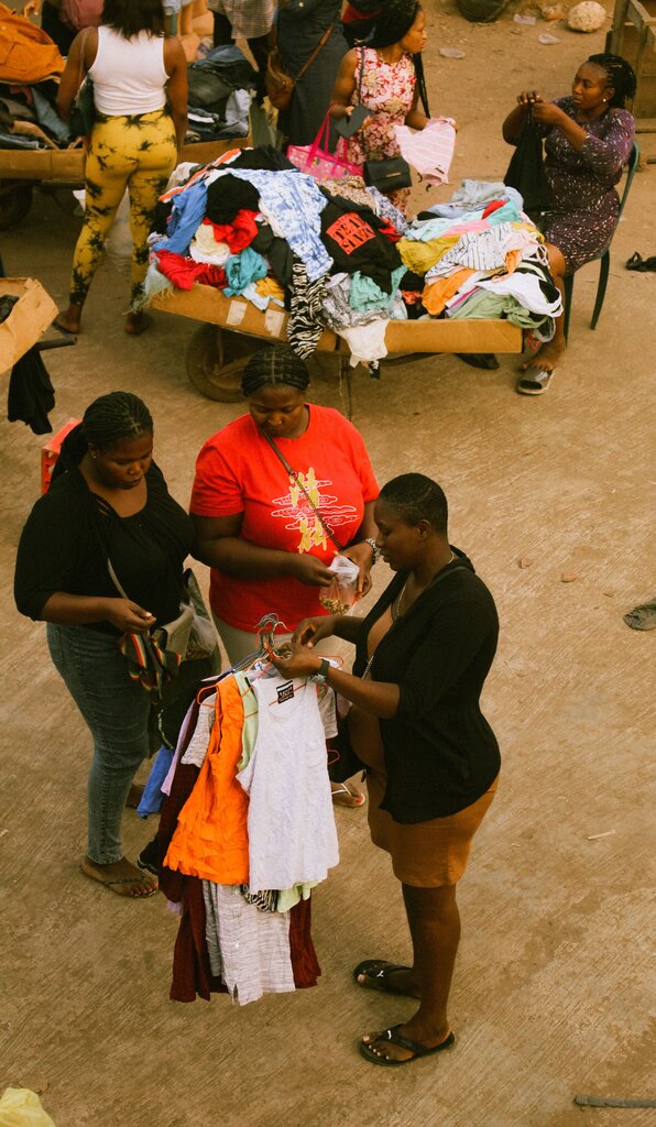 They .... buying