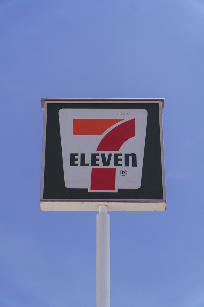 Which  number matches with ' 7 '?