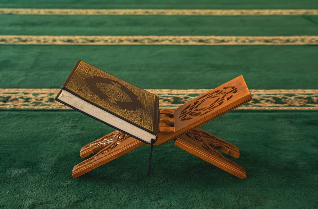 Jenis-jenis makanan haram telah dijelaskan dalam al Quran yaitu pada ....